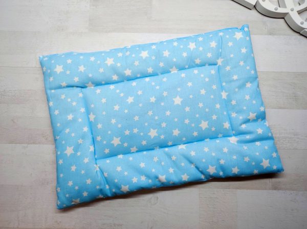 Подушка для малыша в кроватку голубая со звездами